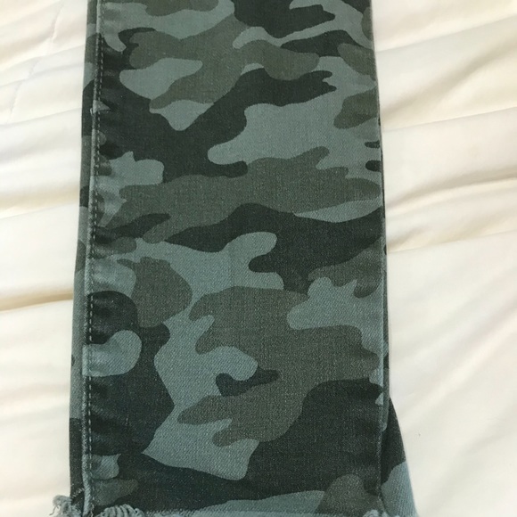 Old Navy Rockstar Camo Pants - Picture 6 of 7